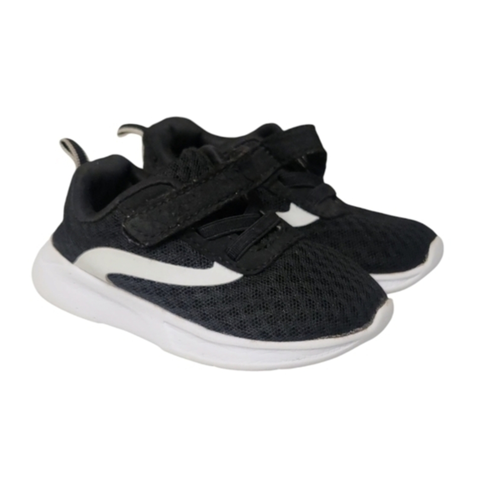 Toddlers Black and White Sneaker Size 5‎